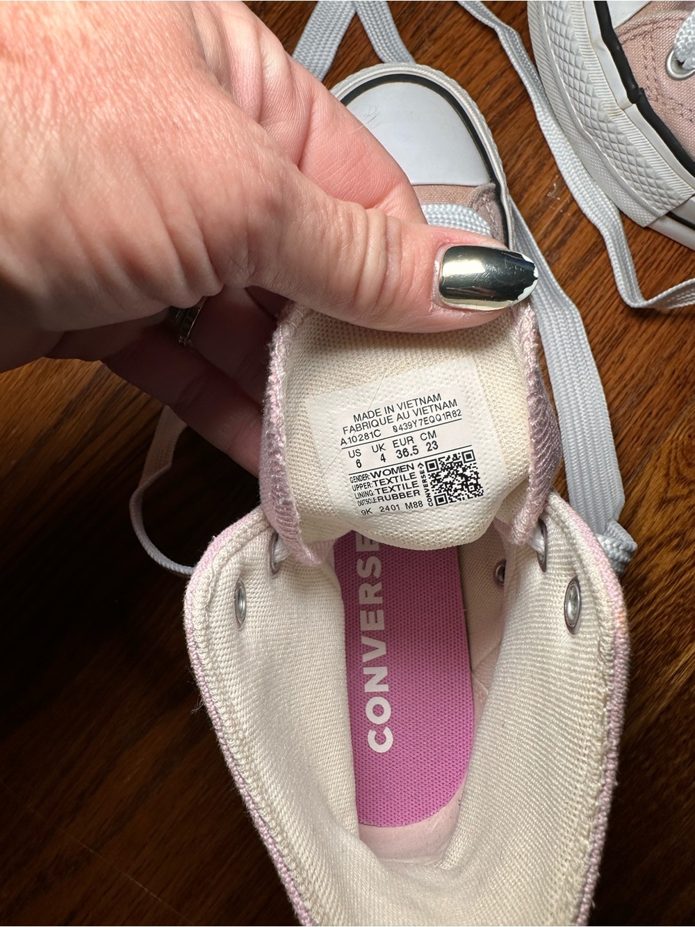 Converse Pink High-Top Canvas Kids Sneakers with Daisy Accents - Picture 3 of 3